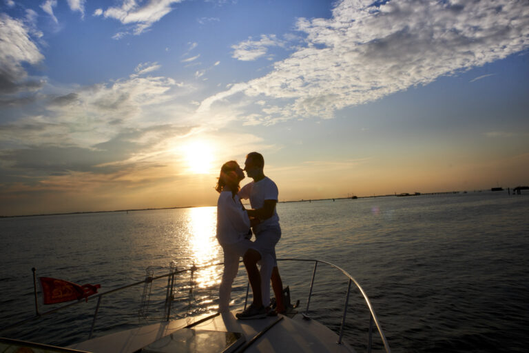 nicostudio-foto-pre-wedding-Serenella e Mauro-barca-venezia-30